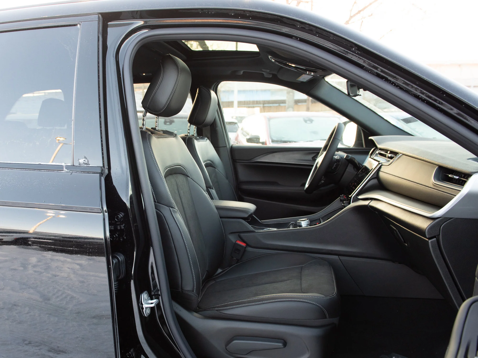 New 2025 Black Jeep Altitude* image 25