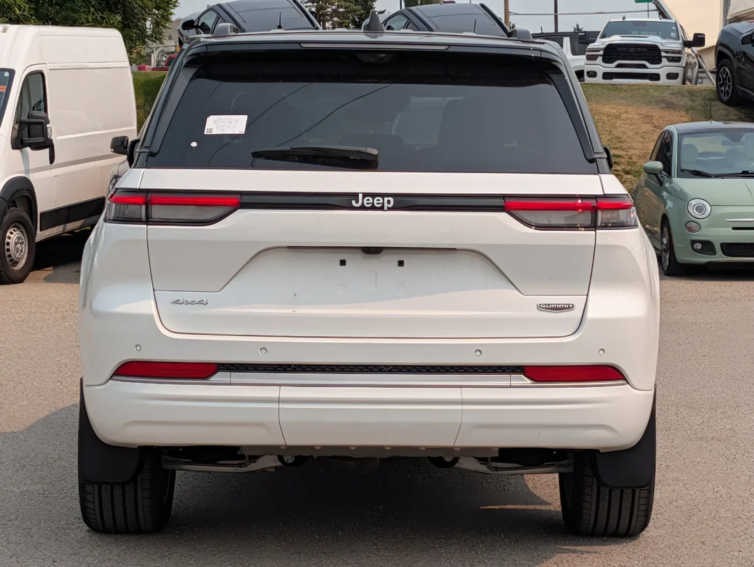 New 2026 White Jeep Summit - - 4x4 - Pano Sunroof - Palermo Lthr Seats - Trailer Tow Pkg - Advanced ProTech IV & More! image 7