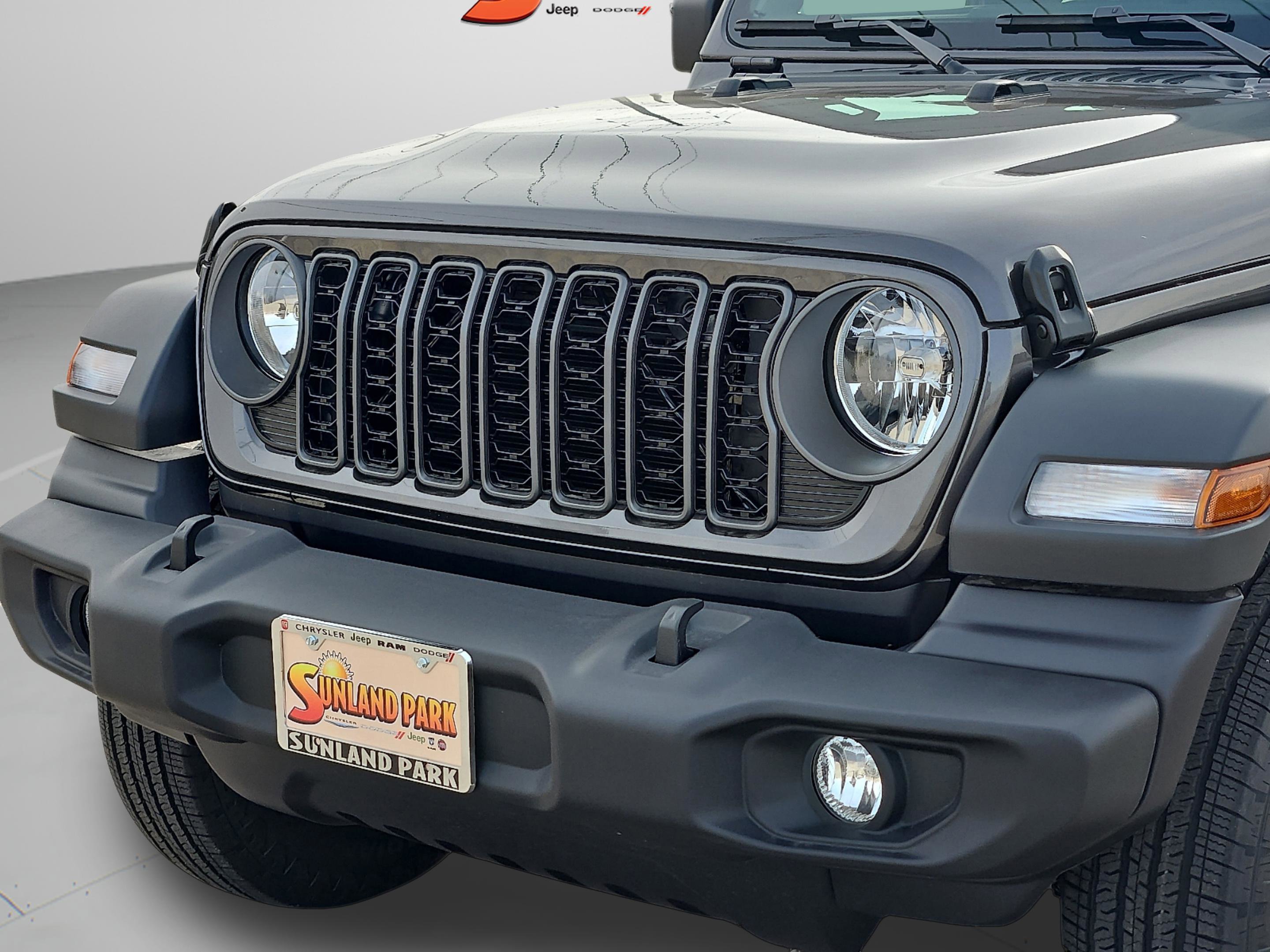New 2026 Granite Crystal Metallic Clear-Coat Exterior Paint Jeep Sport image 7