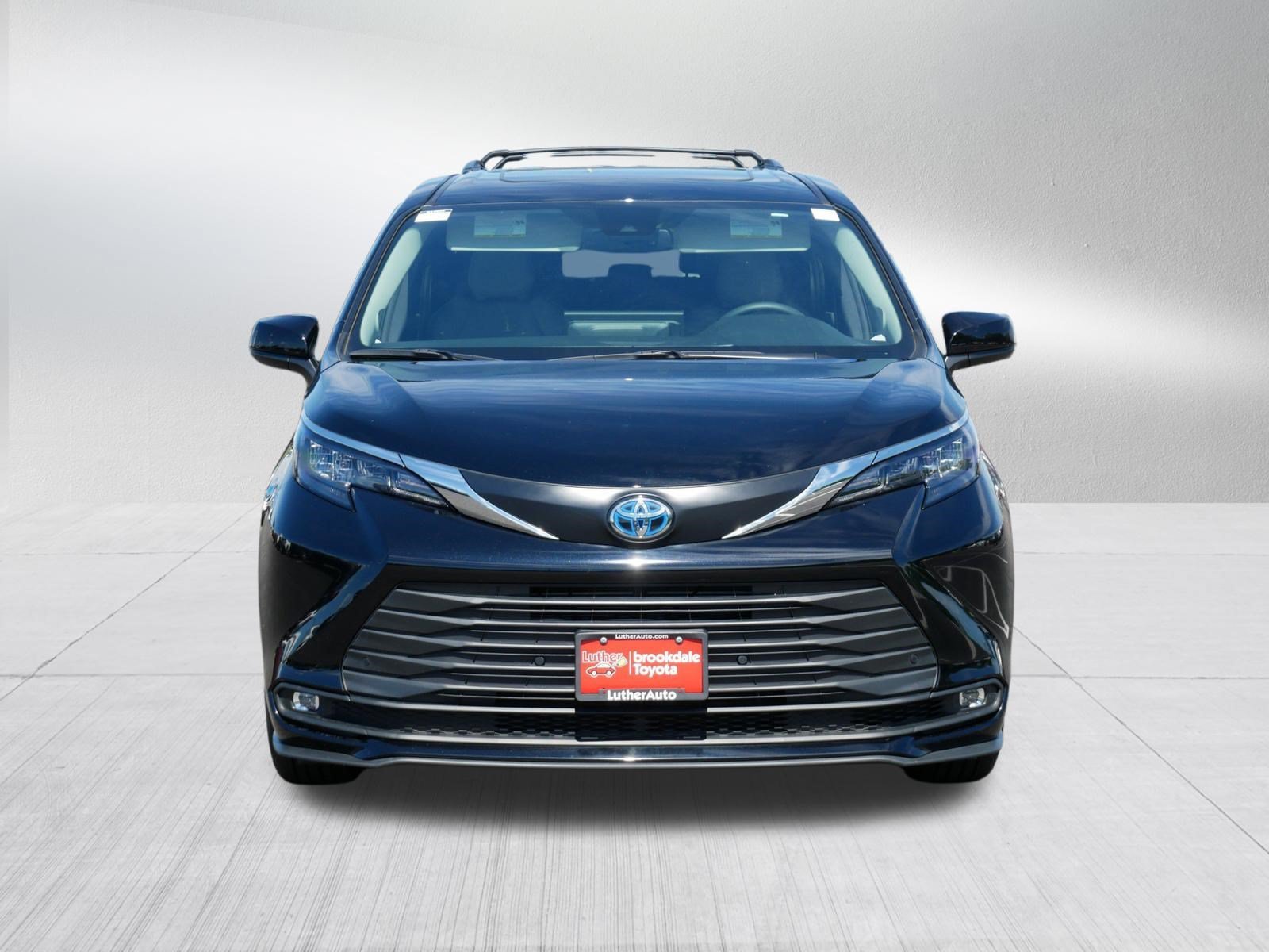 Used 2025 Toyota Sienna XLE with VIN 5TDJSKFC2SS188533 for sale in Brooklyn Center, Minnesota