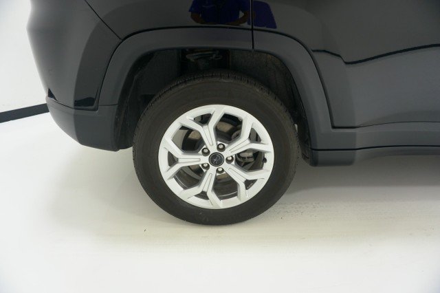 Used 2025 Diamond Black Crystal Pearlcoat Jeep Sport image 6
