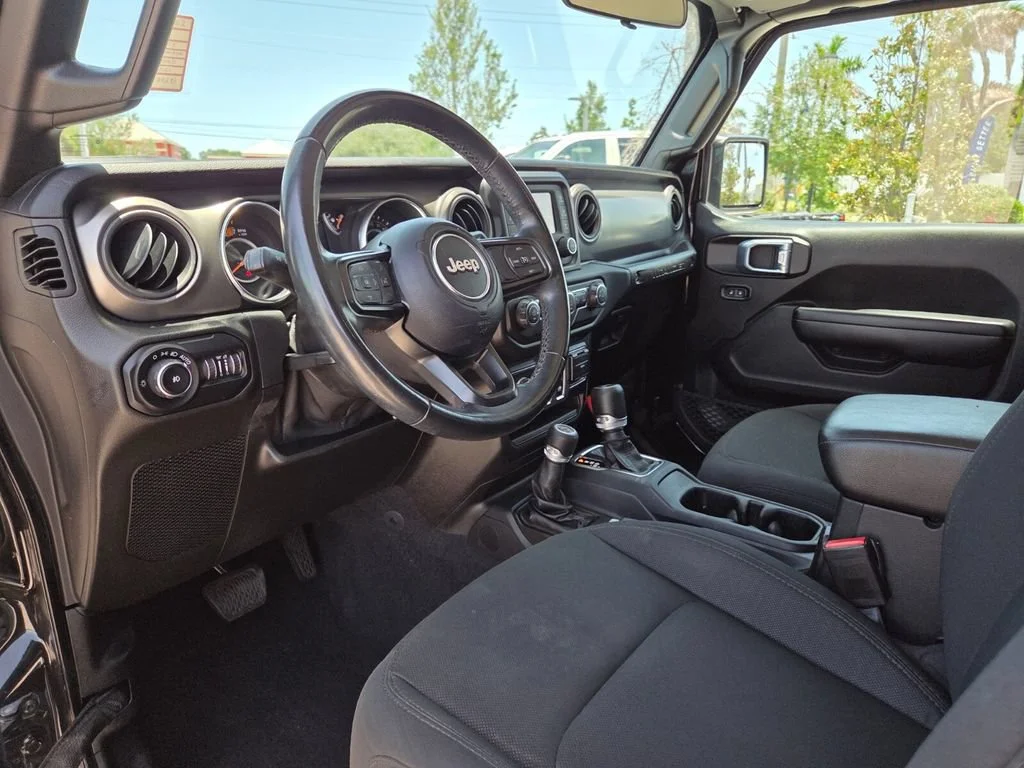 Used 2021 Black Clearcoat Jeep Sport S image 26