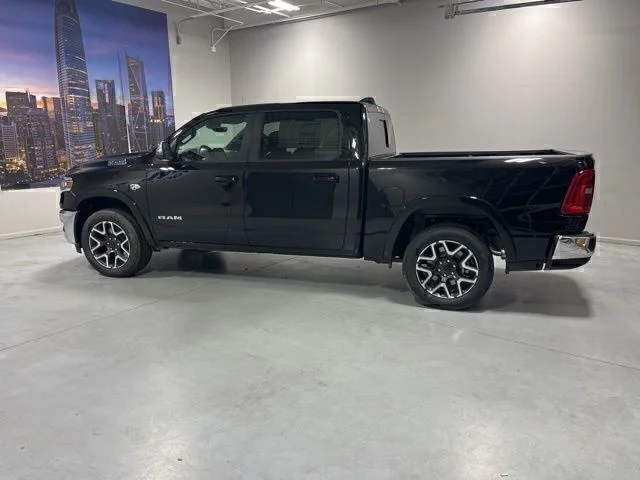 New 2026 Diamond Black Crystal Pearl-Coat Exterior Paint RAM Laramie image 4
