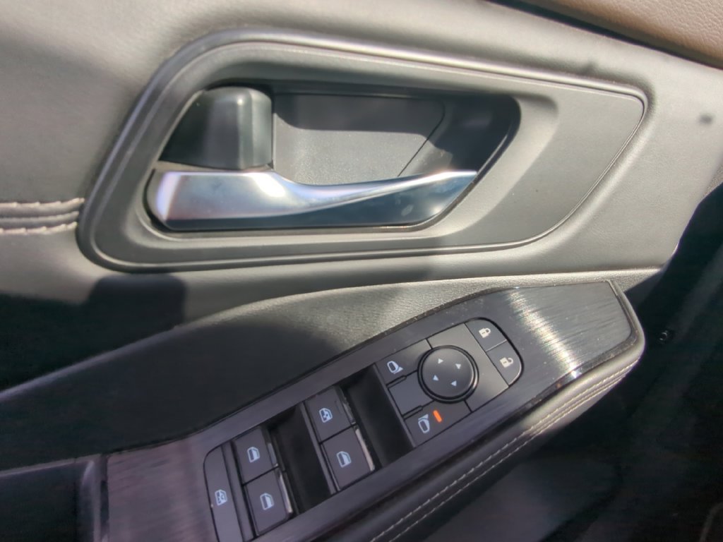 Used 2023 Gray Nissan SV image 11