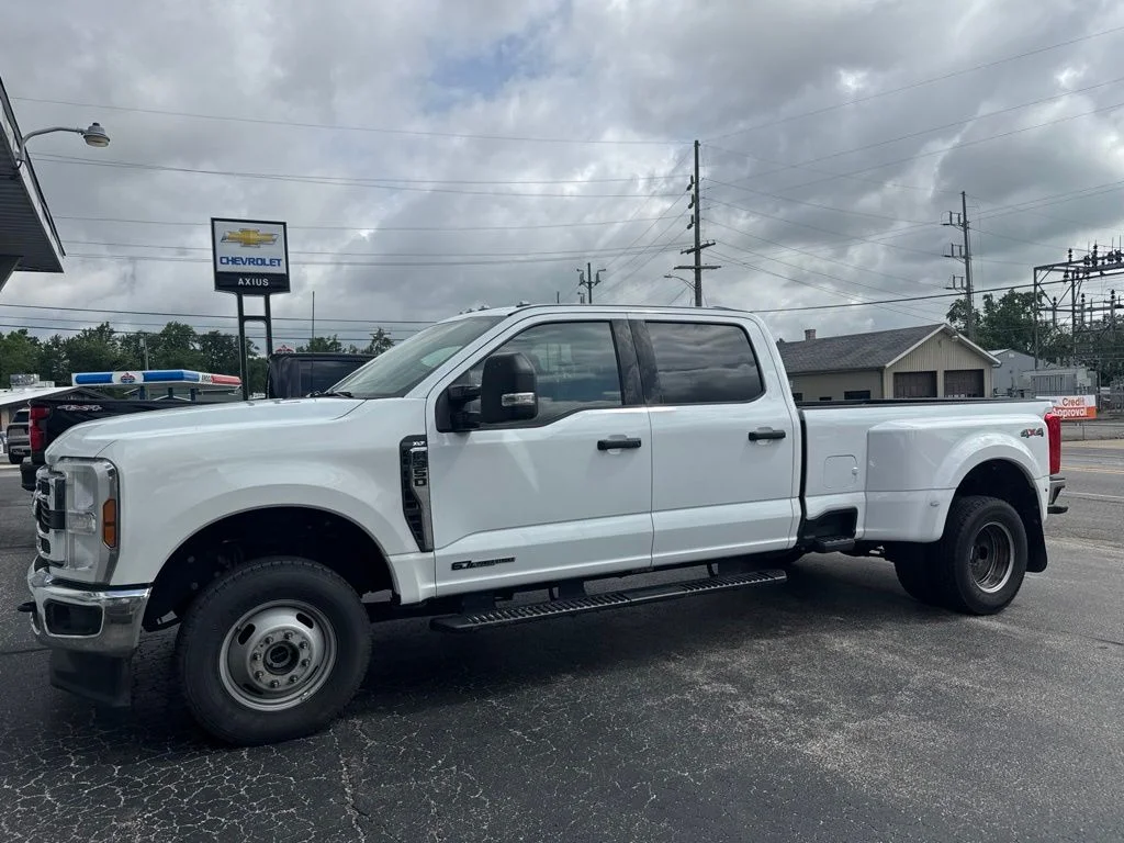 Used 2026 White Ford XLT image 3
