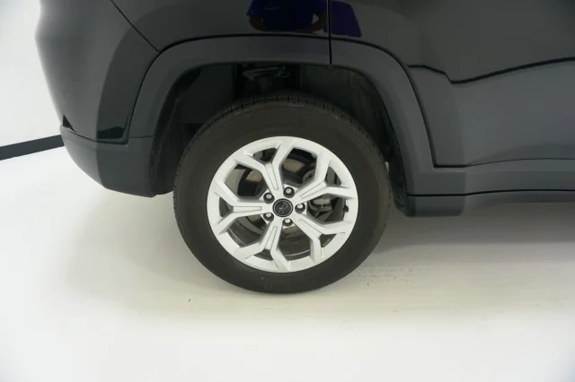 Used 2025 Diamond Black Crystal Pearlcoat Jeep Sport image 6