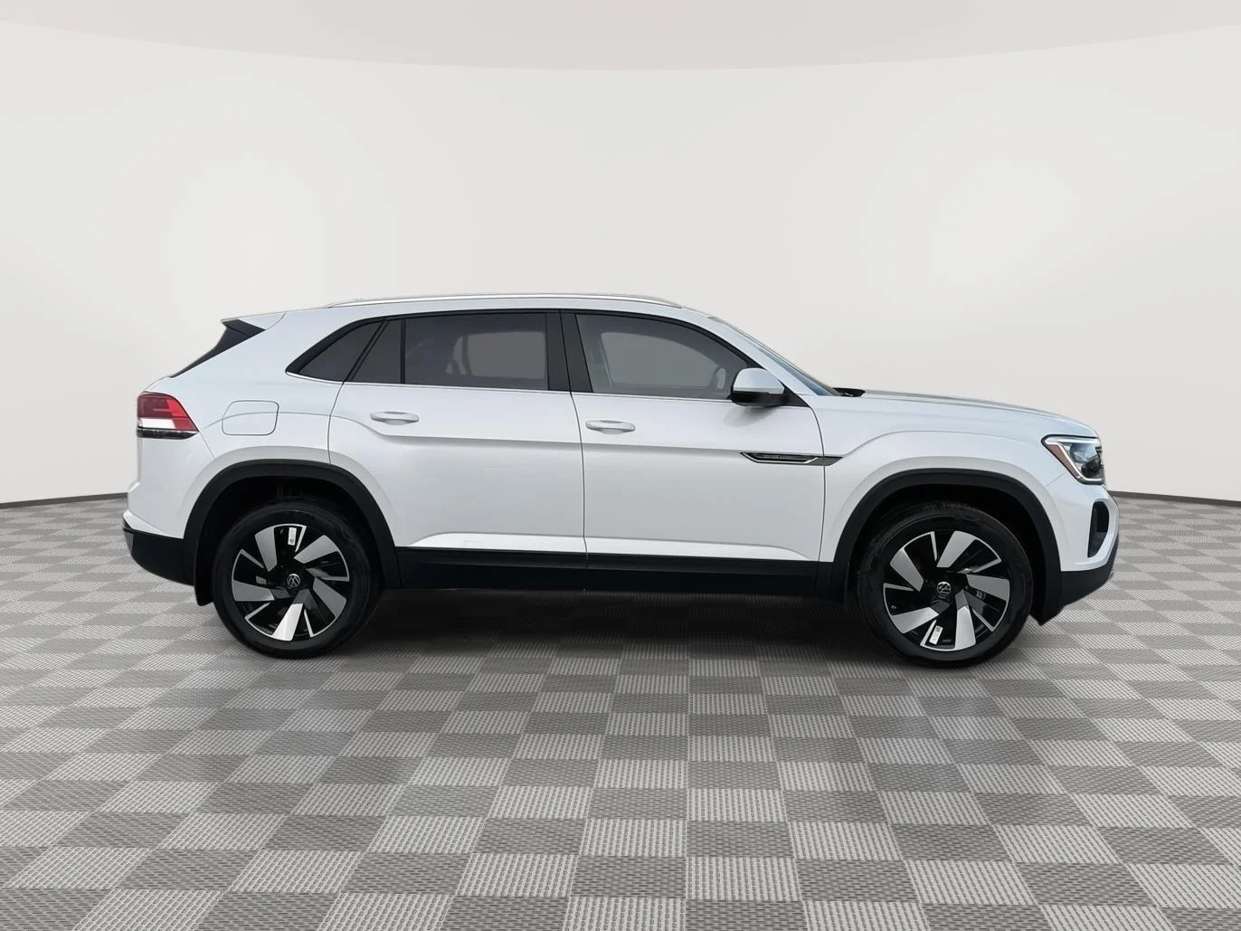 2026 Volkswagen Atlas Cross Sport SE w/Tech - Photo 2