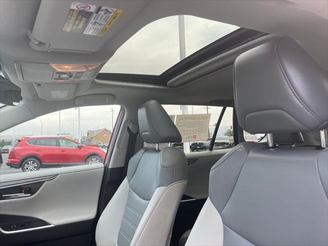 Certified Used 2021 RUBY FLARE PEARL Toyota  image 10