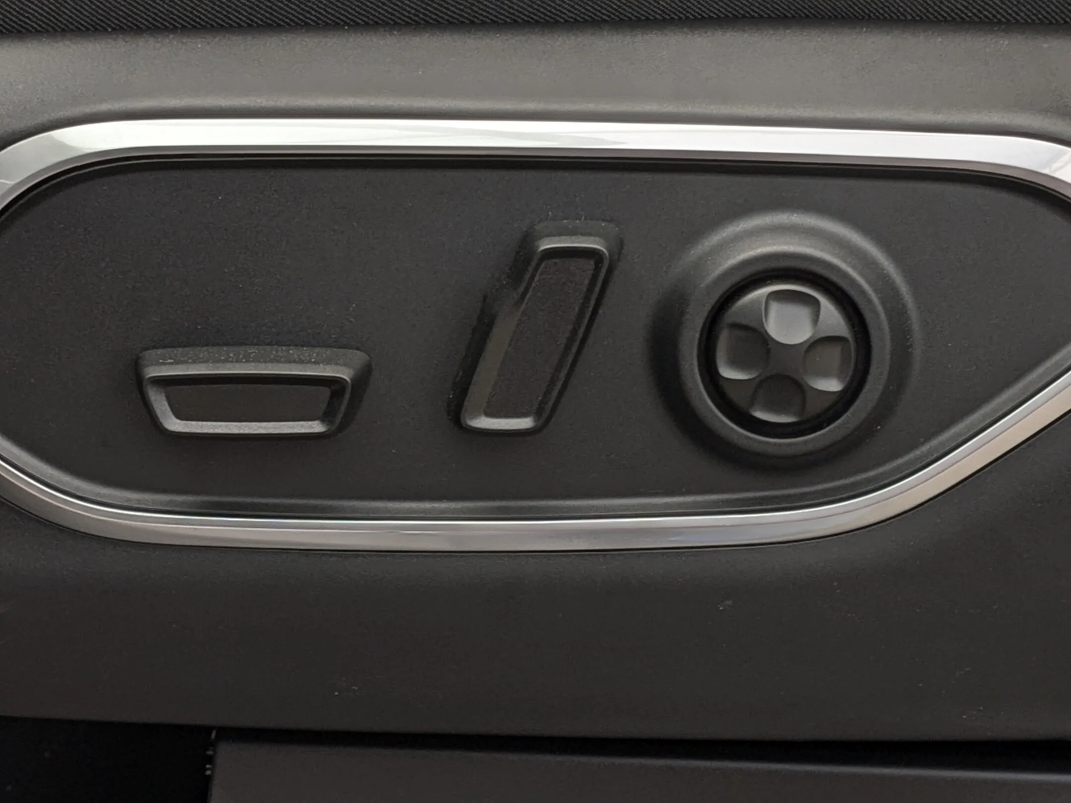 New 2026 Black Jeep 85th Anniversary - - 4x4 - McIntosh Audio 19 Spkrs - 3 Panel Sunroof - Surround View Cam & More! image 14