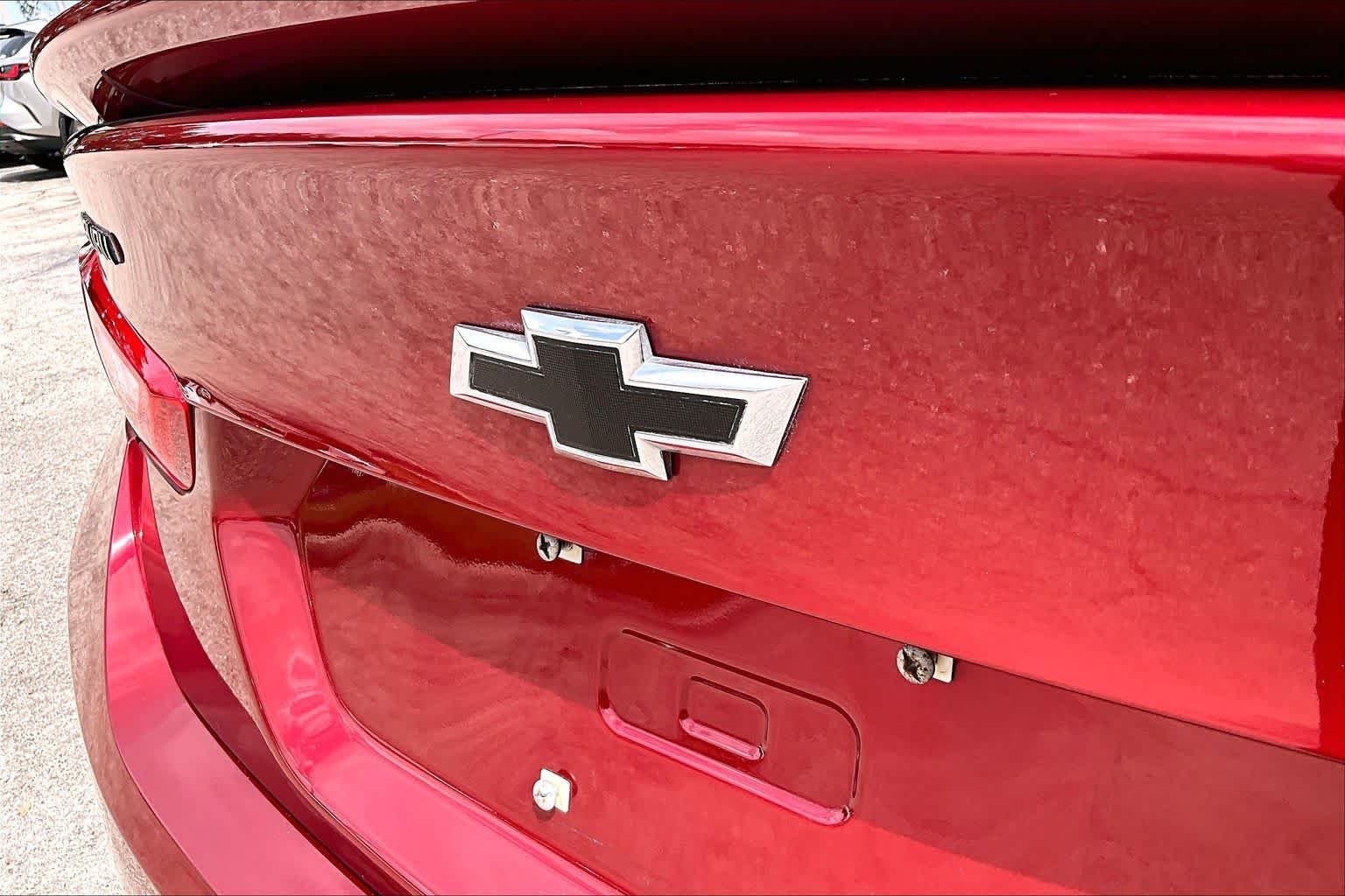 Used 2020 Cajun Red Tintcoat Chevrolet RS image 31