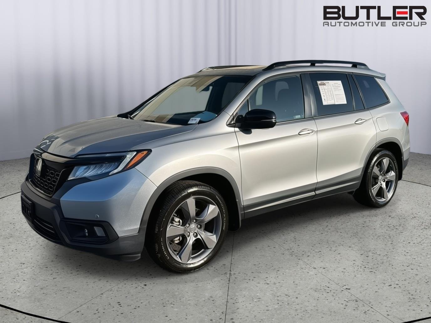 Used 2021 Lunar Silver Metallic Honda Touring image 2