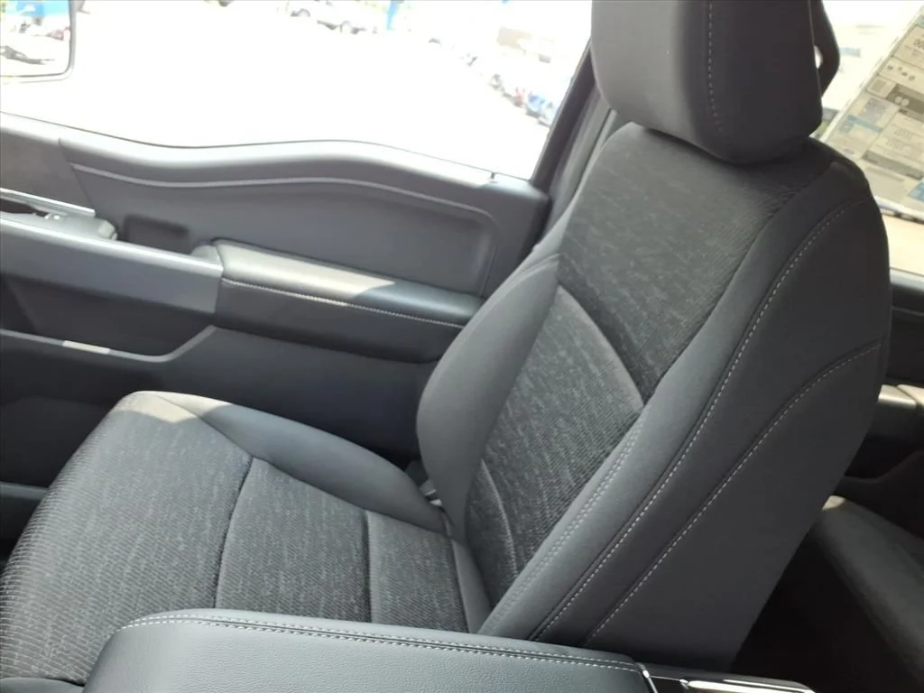 New 2026 Carbonized Gray Metallic Ford XLT image 25