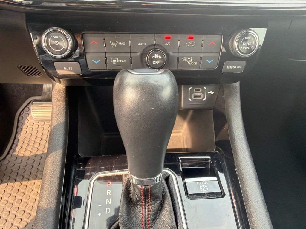 Used 2024 White Jeep Trailhawk image 20