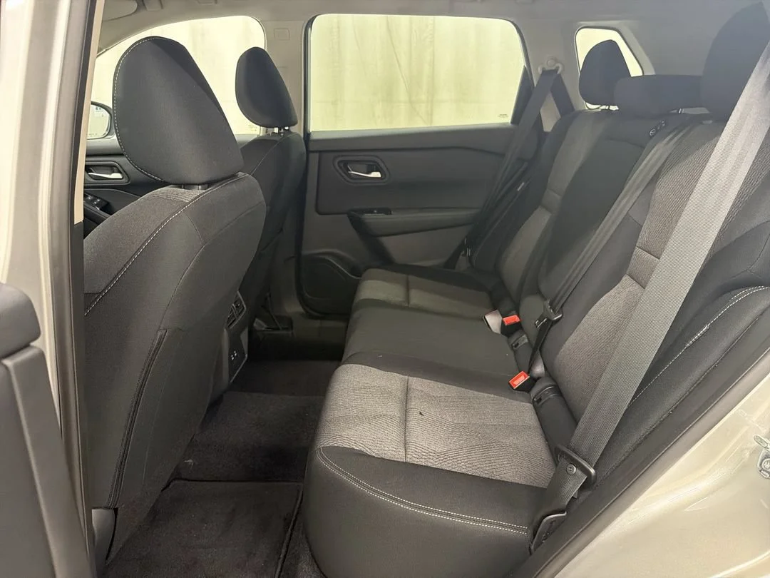 2025 Nissan Rogue SV - Photo 18