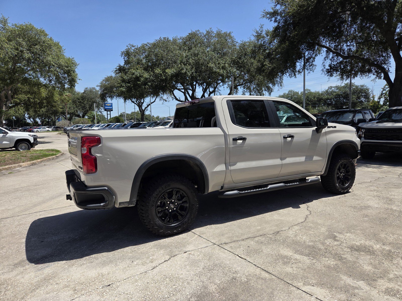 2026 Chevrolet Silverado 1500 ZR2 - Photo 7