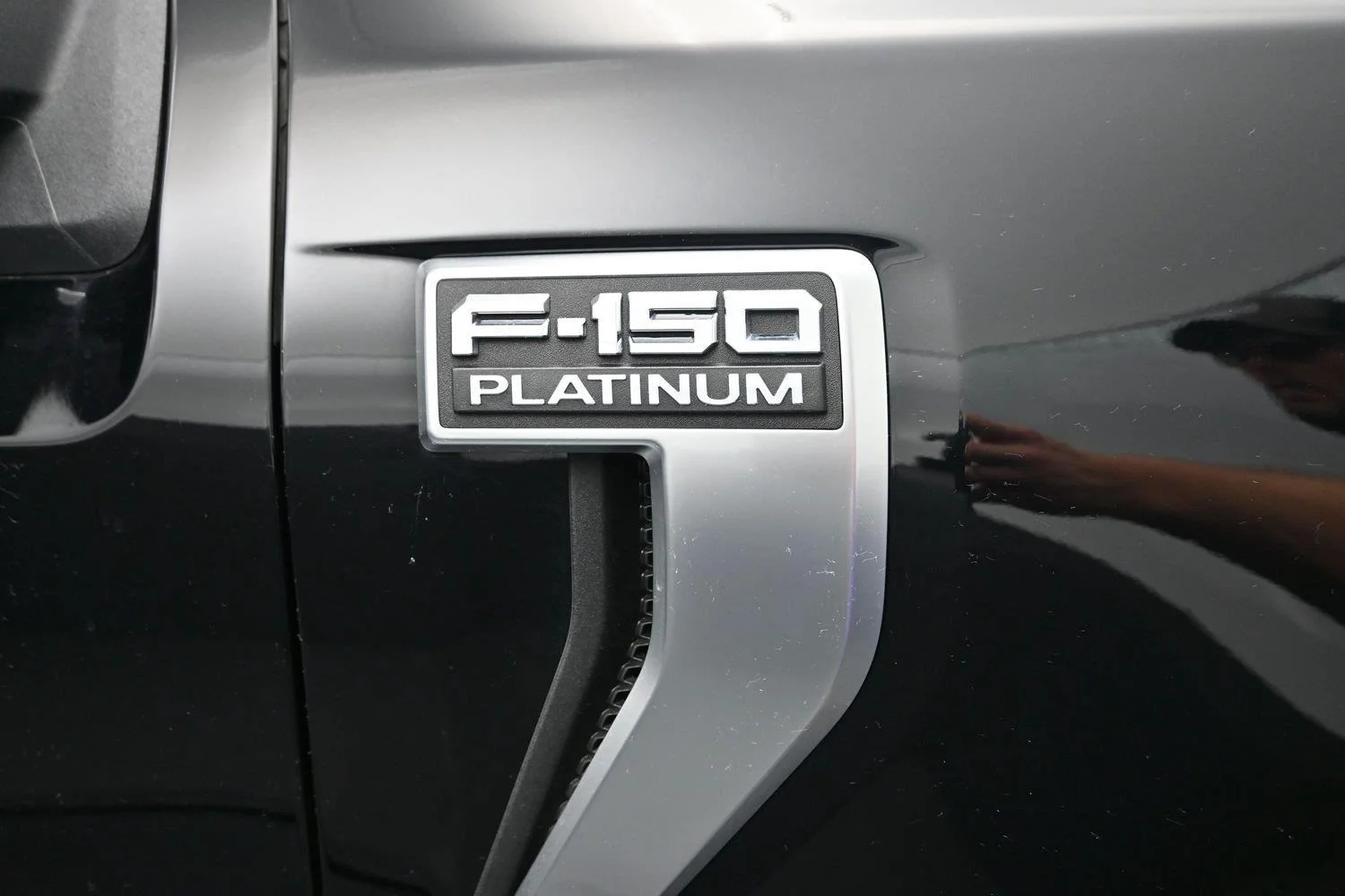 Used 2025 Agate Black Ford Platinum image 6