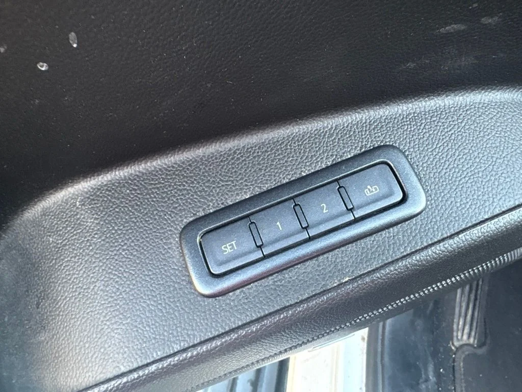 Used 2019 White Chevrolet LT image 14