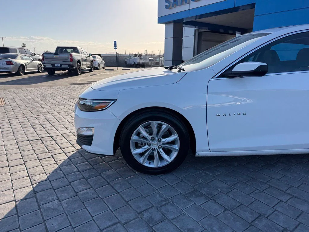 Used 2024 Summit White Chevrolet 1LT image 5