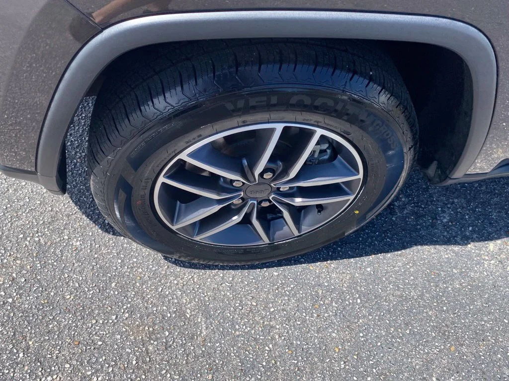 Used 2021 Gray Jeep Limited image 18