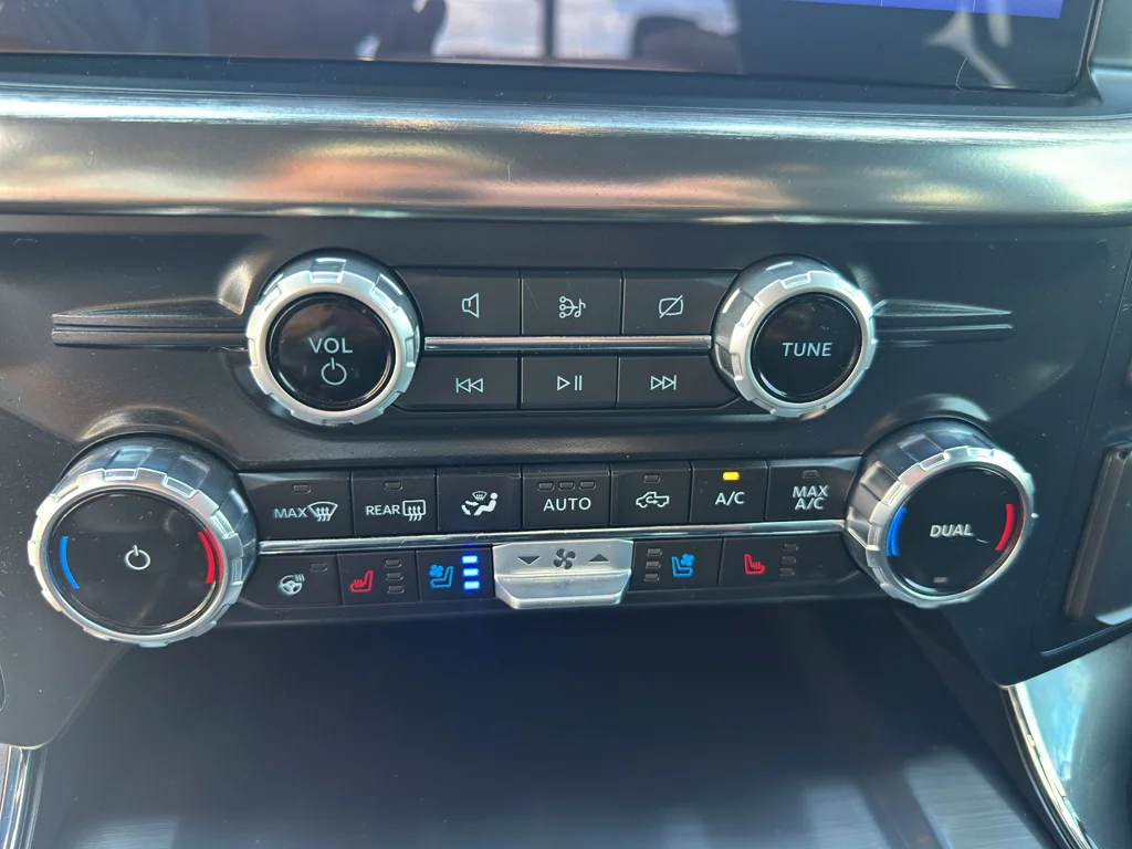 Used 2023 Carbonized Gray Metallic Ford Lariat image 24