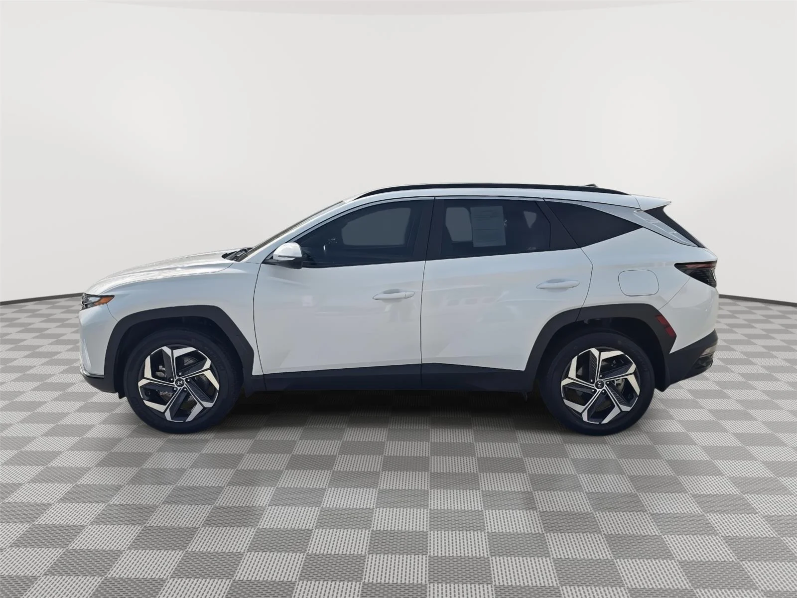 Used 2023 White Hyundai SEL image 5