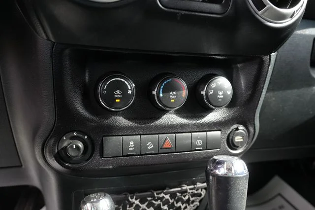 Used 2018 Black Jeep Unlimited Sahara image 13