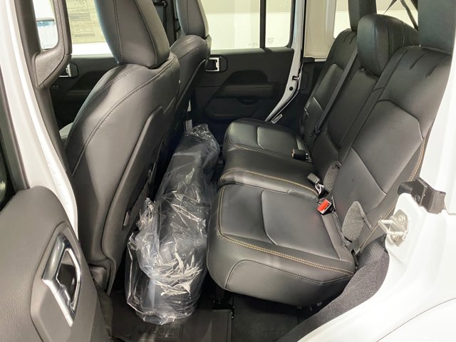 2025 Jeep Wrangler 4-Door Sahara - Photo 17