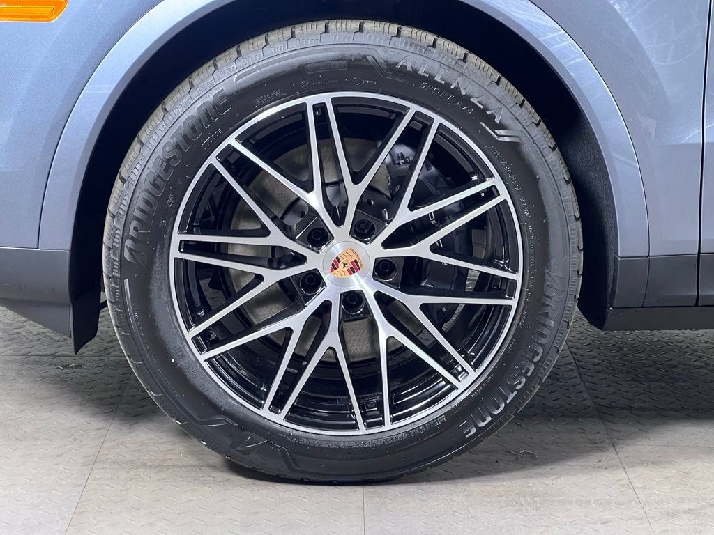 New 2026 Vanadium Grey Metallic Porsche  image 11