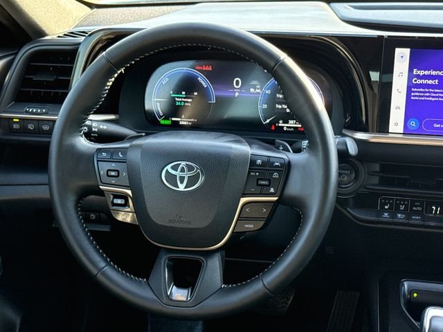Used 2025 White Toyota XLE image 13