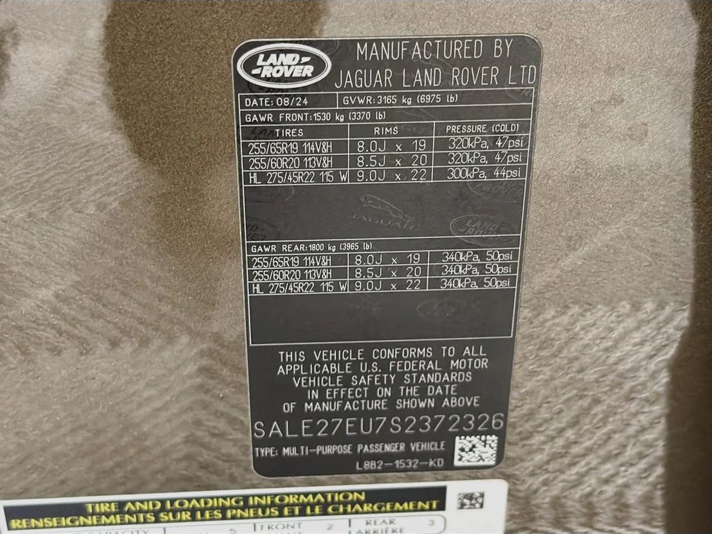 Certified Used 2025 Gray Land Rover X-Dynamic SE image 34