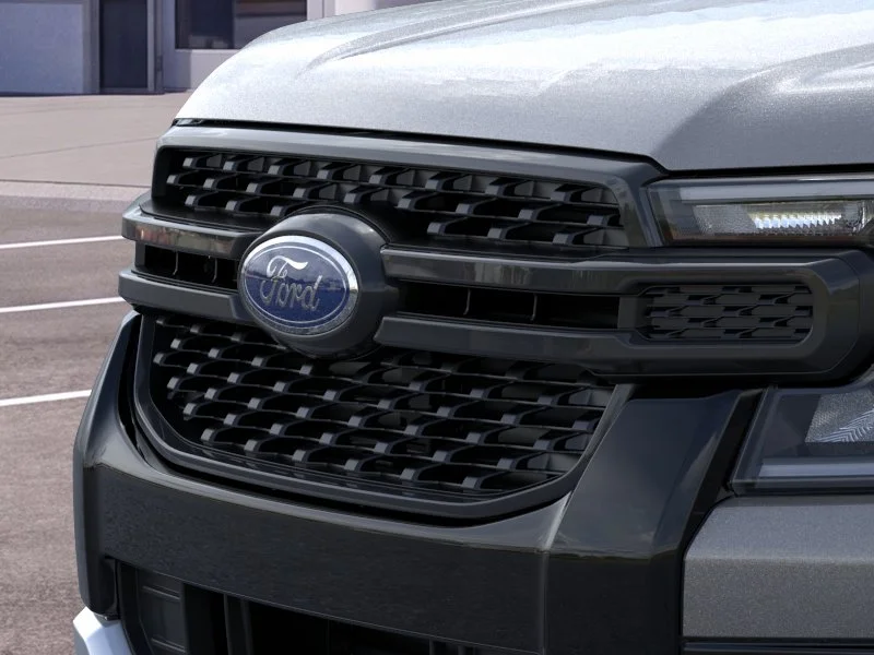 New 2025 Carbonized Gray Metallic Ford XLT image 42