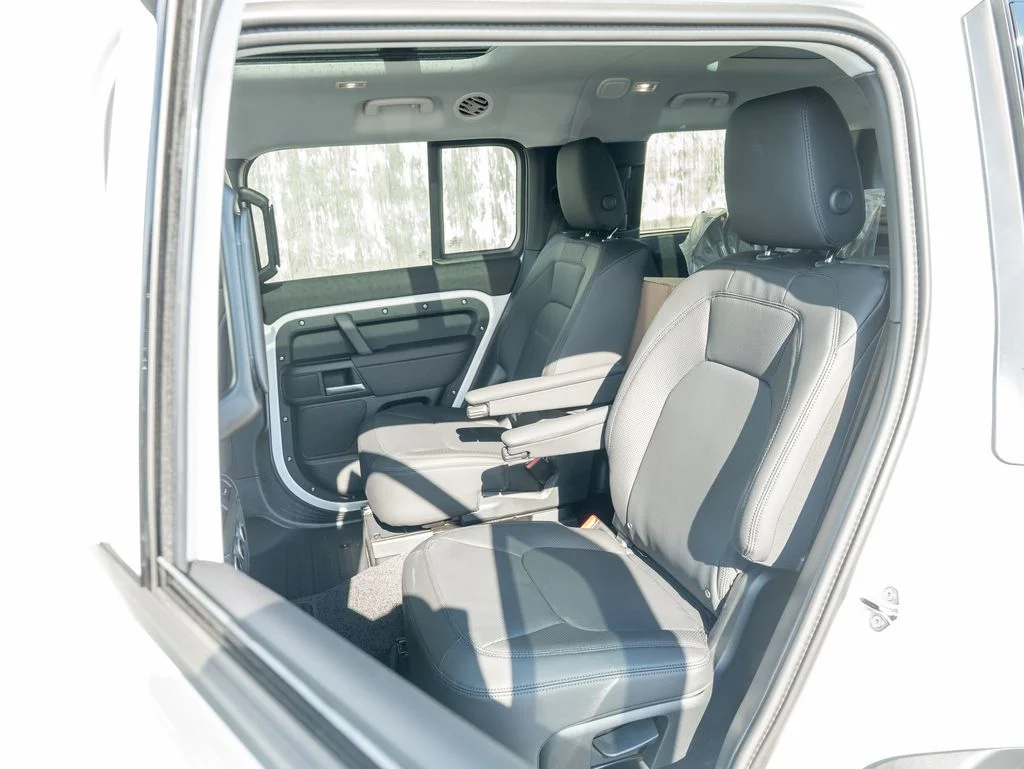New 2026 Fuji White Land Rover S image 22