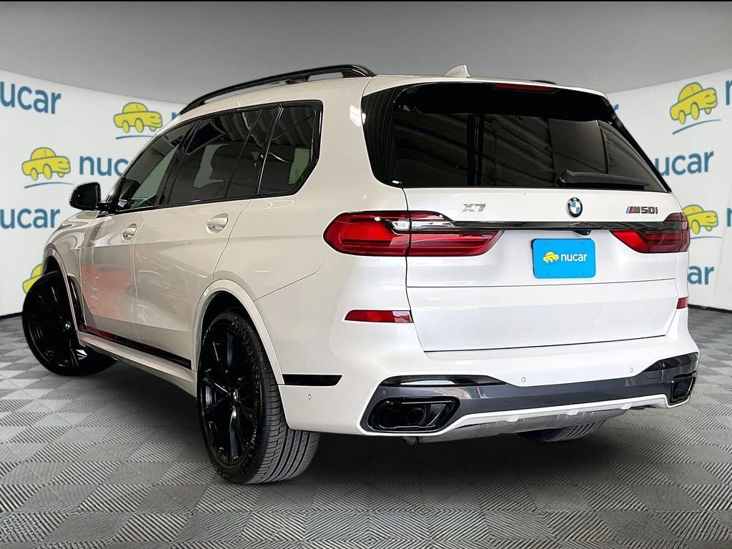Used 2022 White BMW M50i image 4