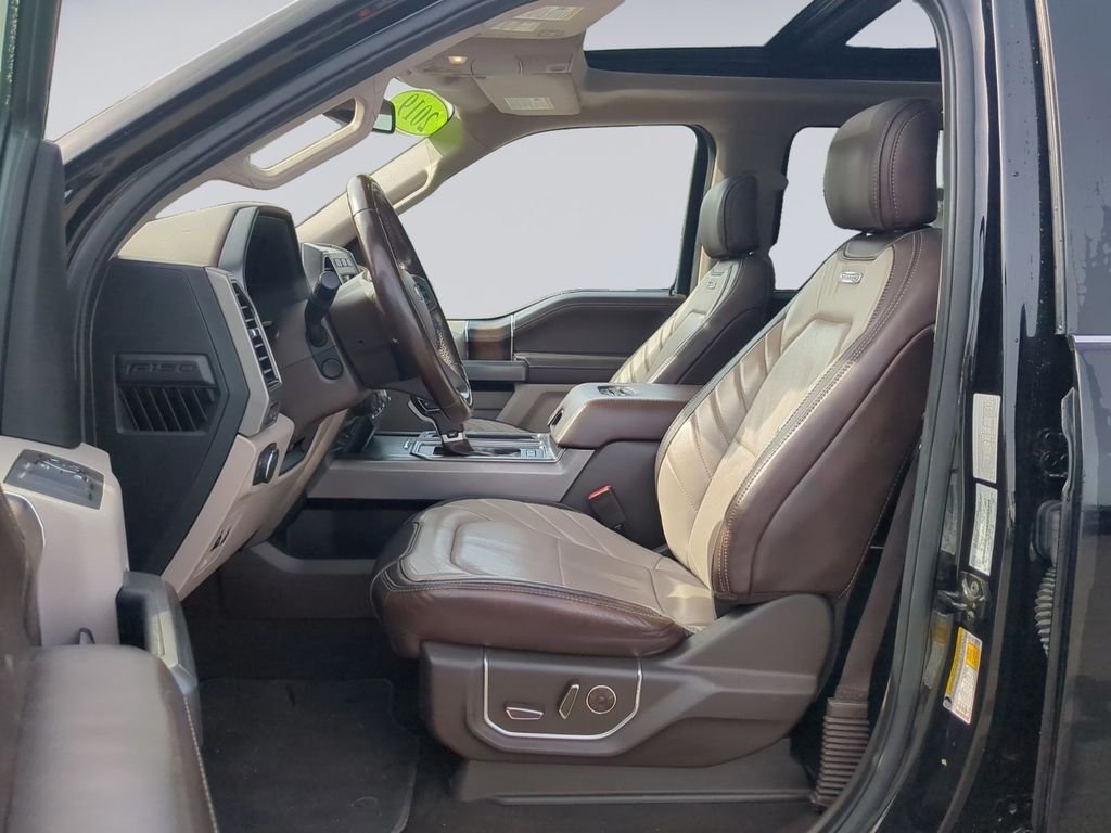 Used 2019  Ford Limited image 12