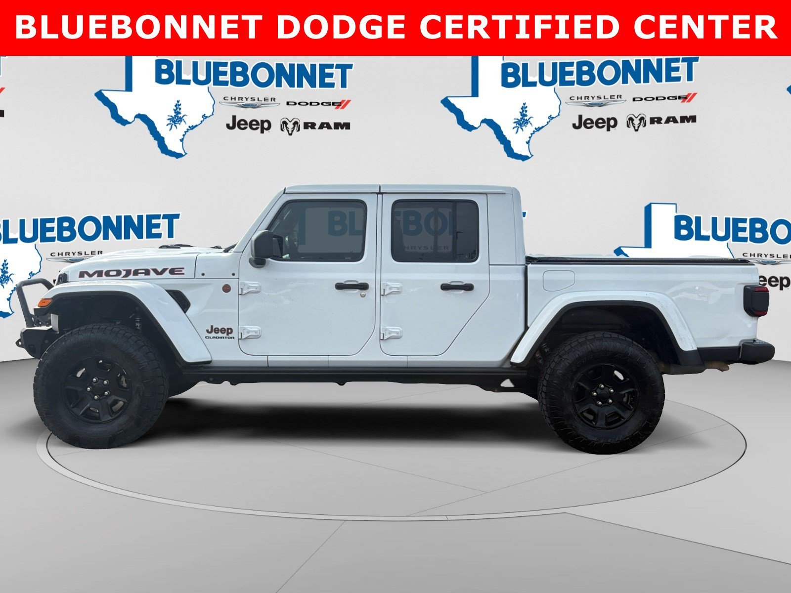 Used 2020 Bright White Clearcoat Jeep Mojave image 8