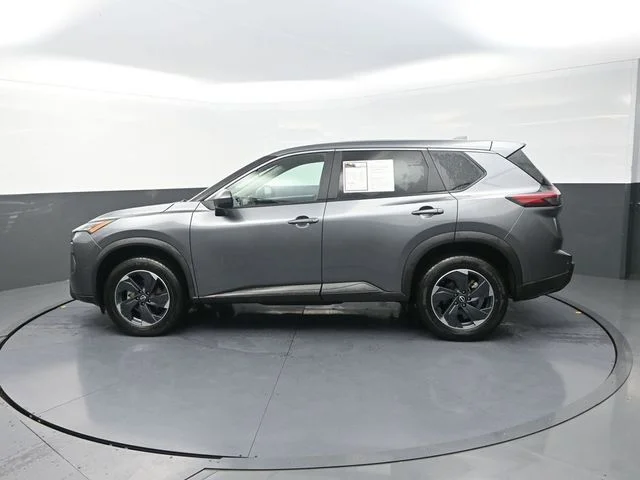 Used 2024 Gray Nissan SV image 6