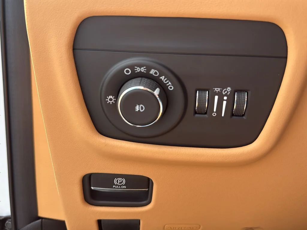 2026 Jeep Grand Cherokee Summit - Photo 19