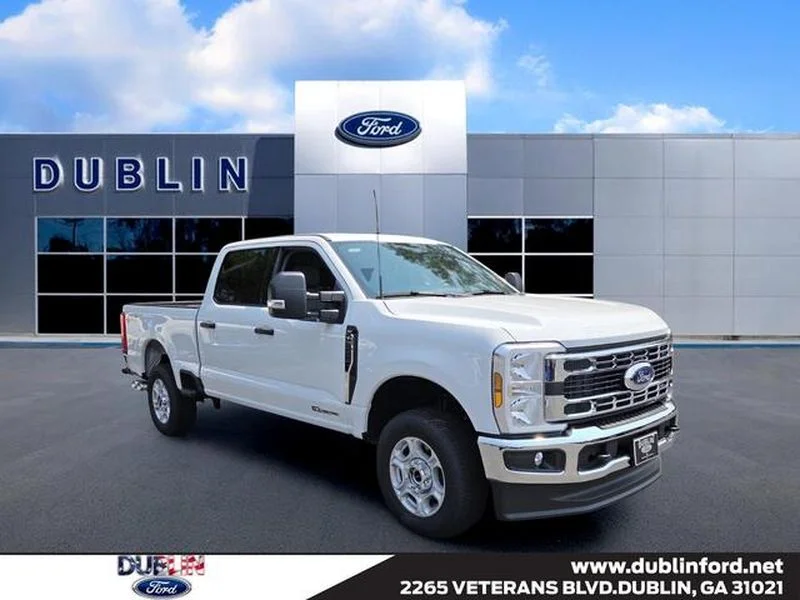 New 2026 Oxford White Ford F-250® XLT image 1