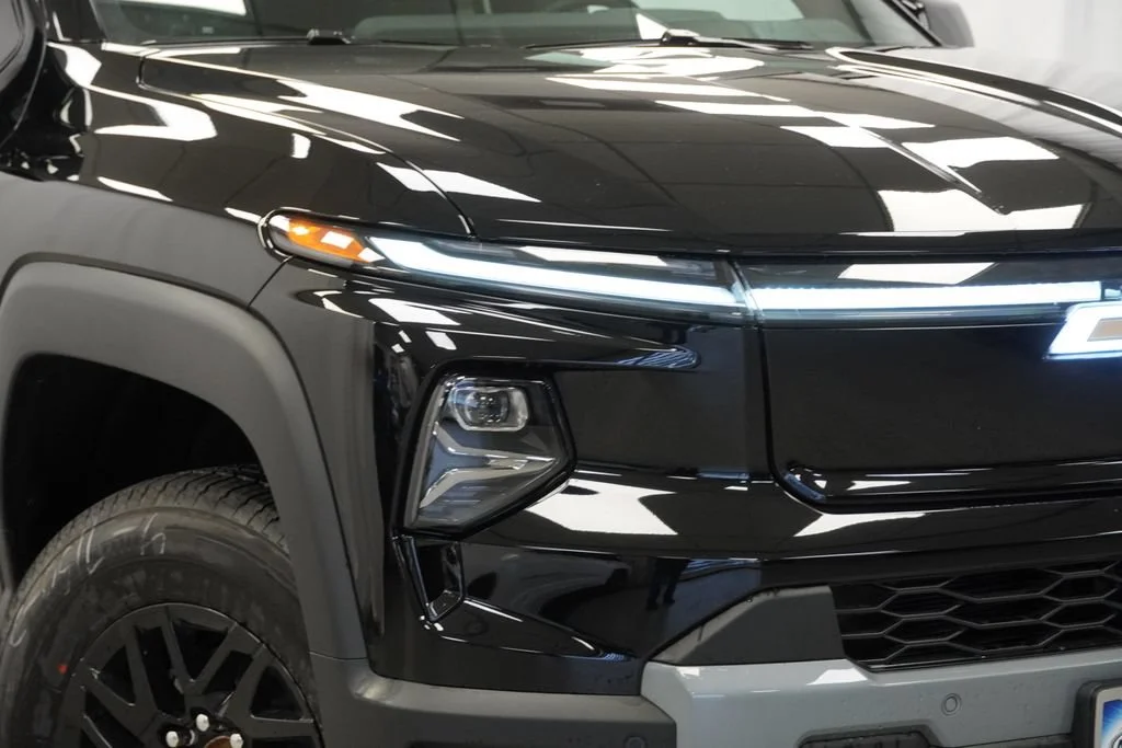 New 2026 Black Chevrolet LT - Extended Range image 29