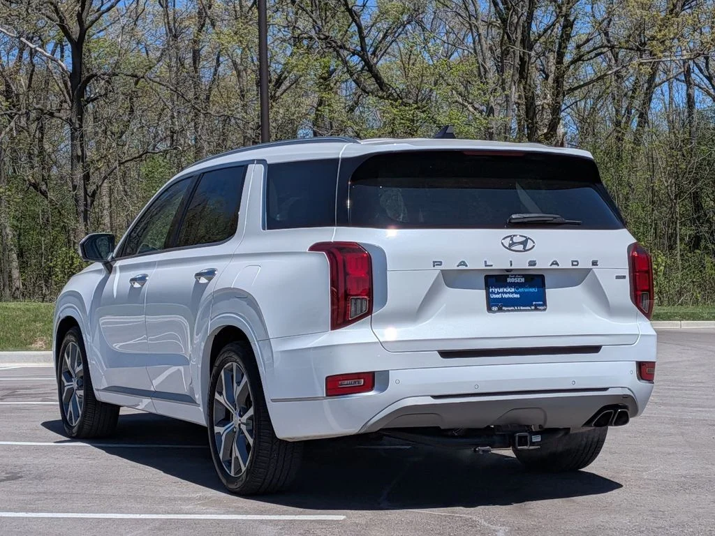Used 2022 White Hyundai Limited image 5