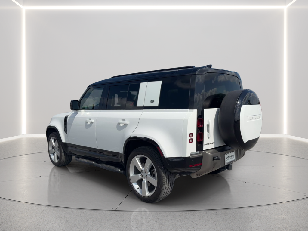 Used 2024 Fuji White Land Rover X-Dynamic SE image 7