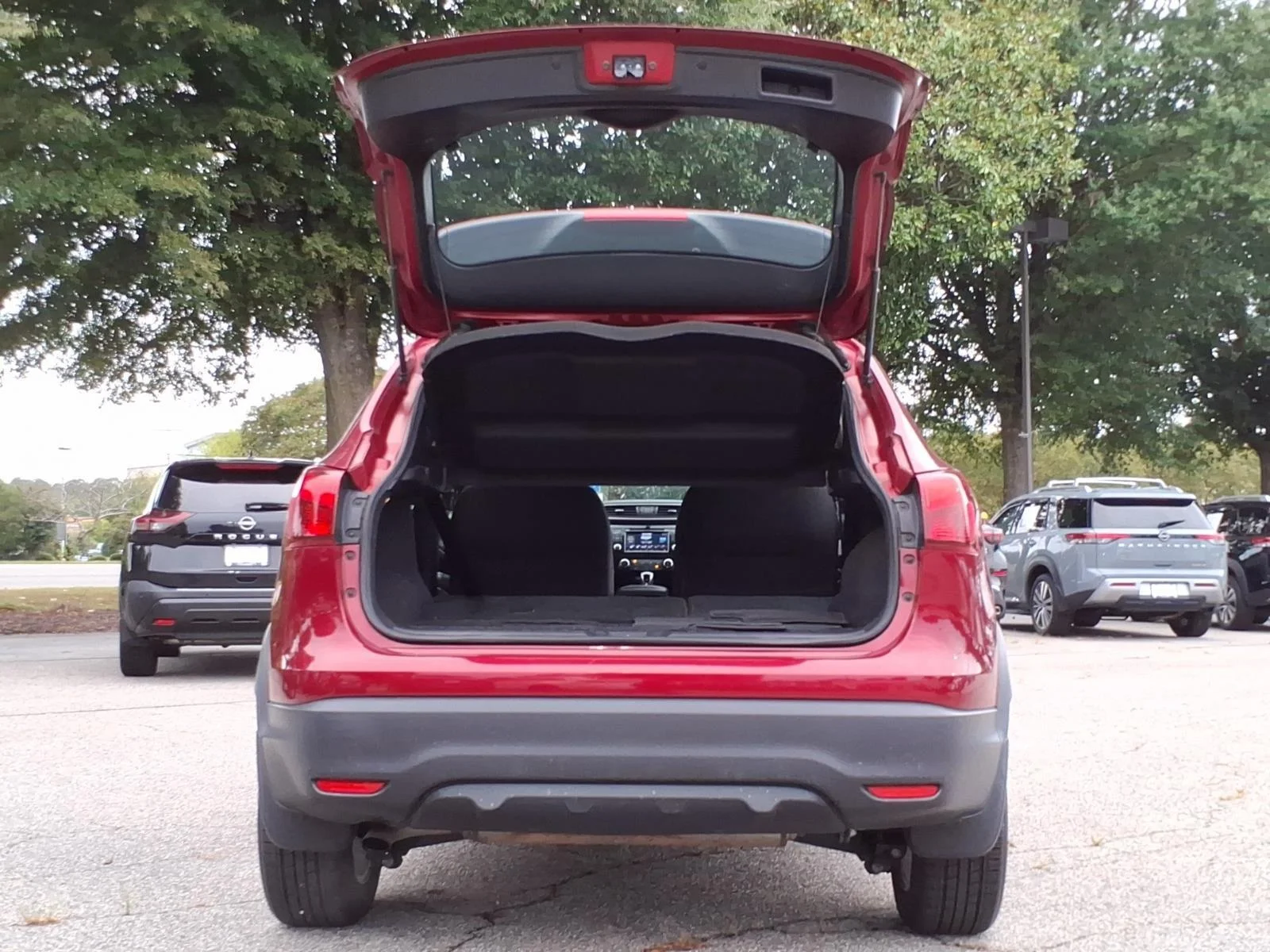 Used 2019 Scarlet Ember Tintcoat Nissan S image 24