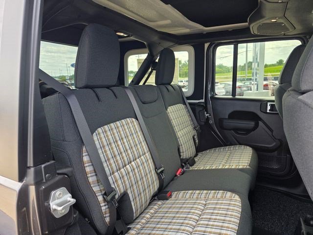 New 2026 Granite Crystal Metallic Clearcoat Jeep 85th Anniversary image 16