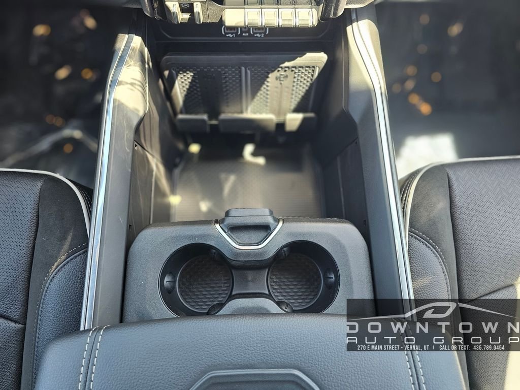 New 2026 Diamond Black Crystal Pearl-Coat Exterior Paint RAM Laramie image 10