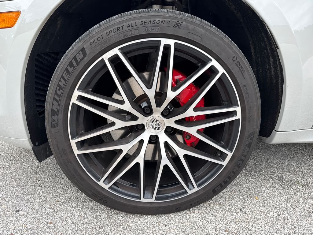 Used 2022 Gray Porsche S image 9