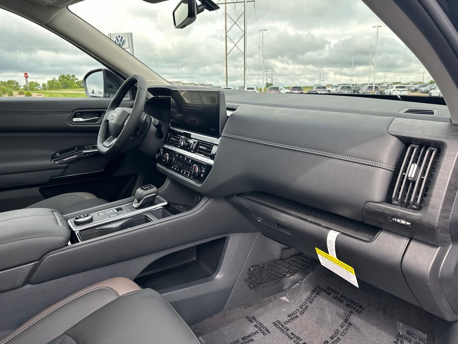 New 2026 Black Nissan Platinum image 38
