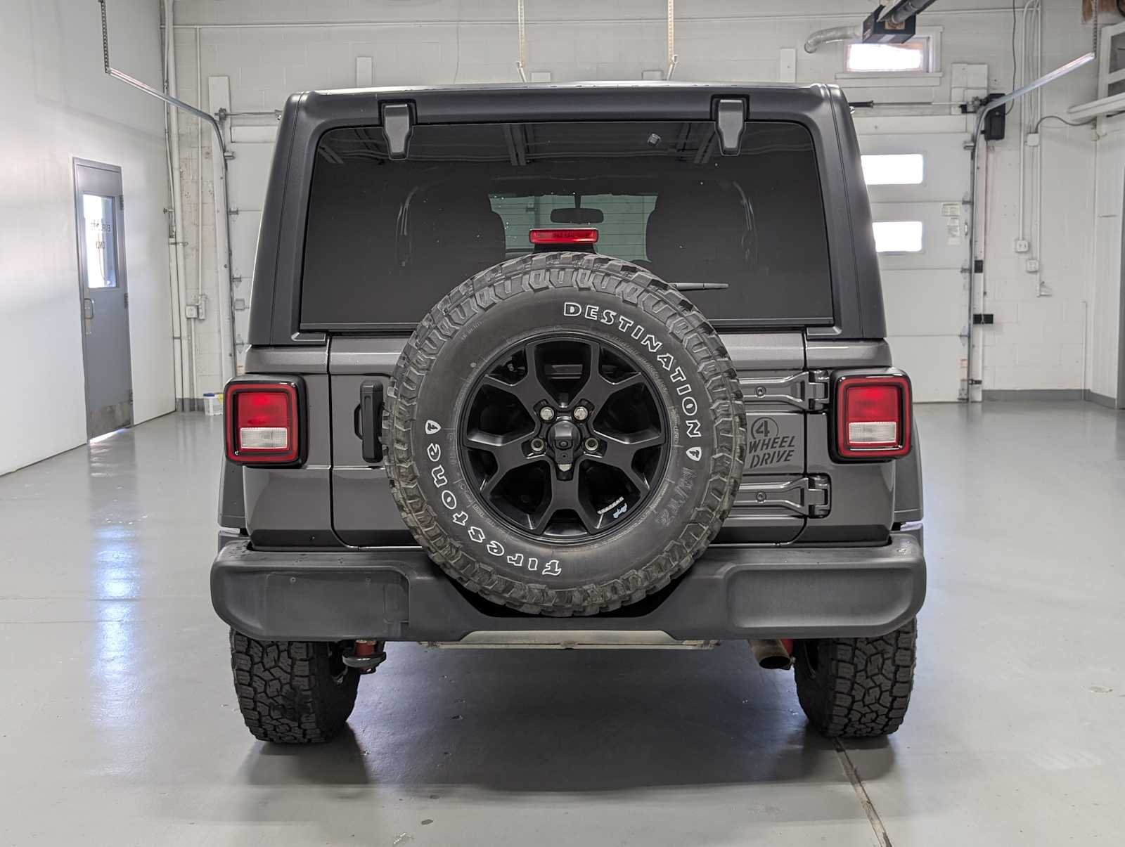 Used 2021 Granite Crystal Clearcoat Metallic Jeep Unlimited Willys image 9