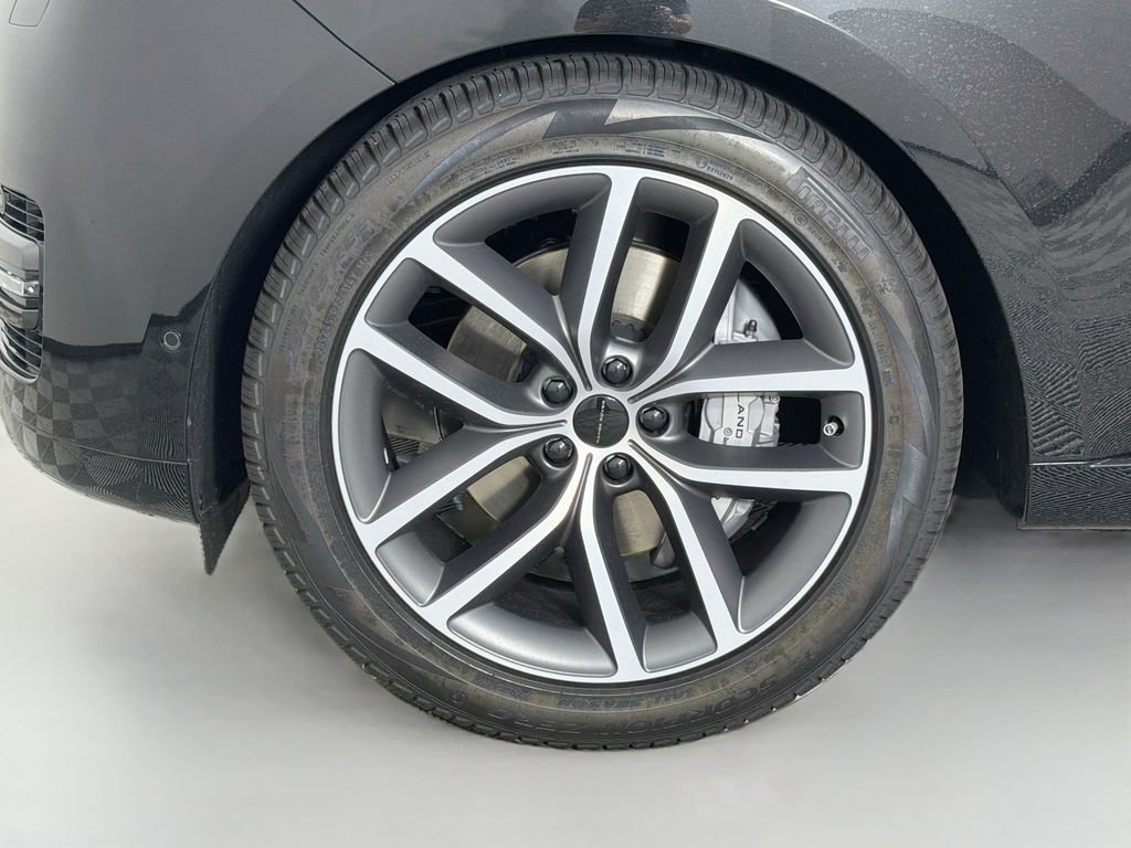 New 2026 Santorini Black Land Rover SE image 33