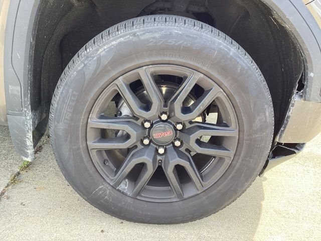 Used 2019 Quartz Metallic GMC Elevation image 8