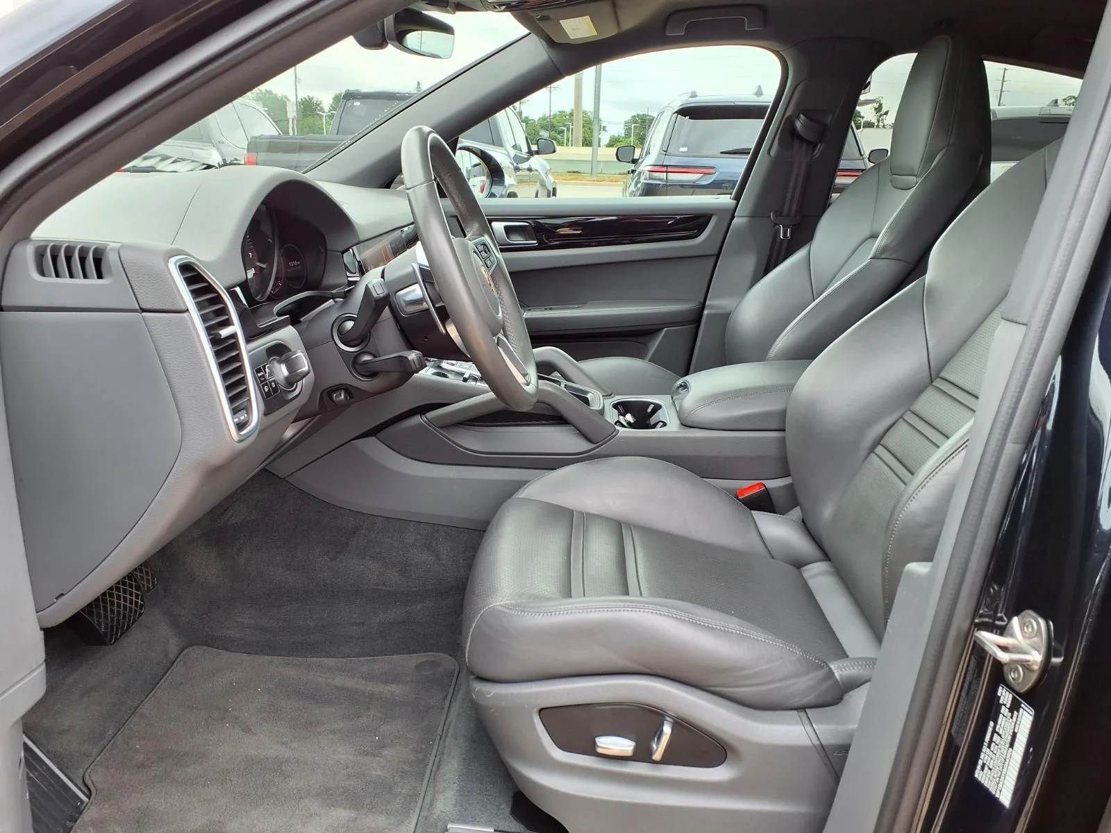 Used 2021 Black Porsche Base image 18